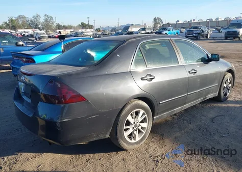 2007 Honda Accord 2.4 Lx z USA, uszkodzony, nr VIN 1HGCM56467A152184
